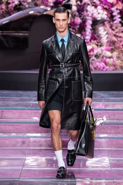 Look 1